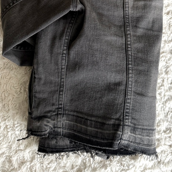 Express Women’s Distressed Gray Cropped Jean Jacket Size M - Picture 4 of 5